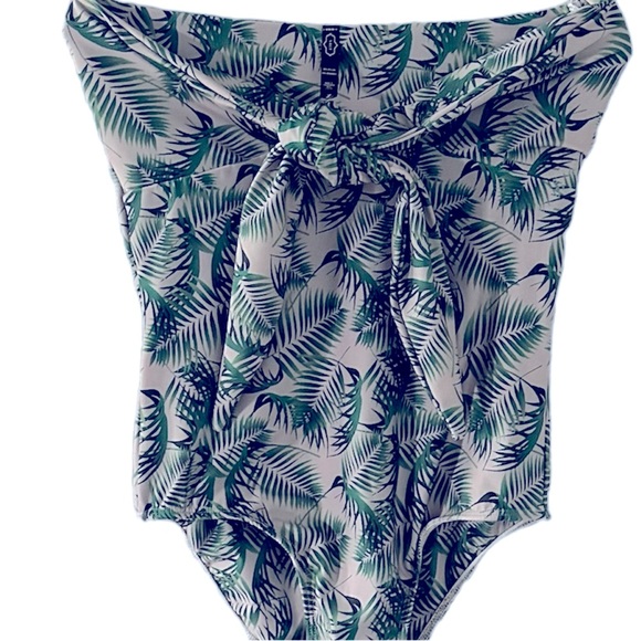 Tamara One Piece is “Palms” - Picture 4 of 5